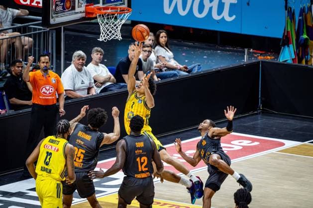Basketball Berlin 03 05 2026 Season 2025 2026 EasyCredit BBL 1 Bundesliga Men, Men Alba Berlin NINERS Chemnitz Jack Kayil Alba Berlin, No 07
