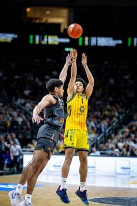 Basketball Berlin 03 05 2026 Season 2025 2026 EasyCredit BBL 1 Bundesliga Men, Men Alba Berlin NINERS Chemnitz Jack Kayil Alba Berlin, No 07 Kostja Mushidi Chemnitz, No 11
