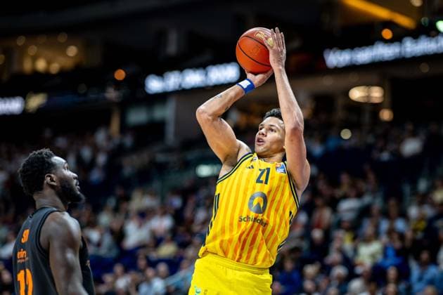 Basketball Berlin 03 05 2026 Season 2025 2026 EasyCredit BBL 1 Bundesliga Men, Men Alba Berlin NINERS Chemnitz Michael Rataj Alba Berlin, No 21 Mike