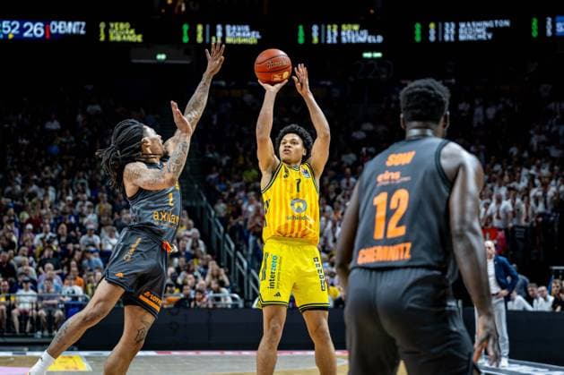 Basketball Berlin 03 05 2026 Season 2025 2026 EasyCredit BBL 1 Bundesliga Men, Men Alba Berlin NINERS Chemnitz Jack Kayil Alba Berlin, No 07 Nike Sibande Chemnitz, No 02