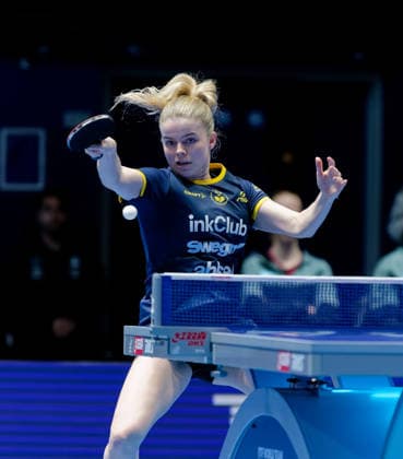 Filippa BERGAND, Schweden, bei den Team-Weltmeisterschaften im Tischtennis in London Filippa BERGAND, Schweden, bei den Team-Weltmeisterschaften im Tischtennis in London (28.4.-10.5.) in der OVO Arena Wembley in der Runde der besten 32 gegen Kasachstan. London OVO Arena Wembley London England *** Filippa BERGAND, Sweden, at the World Team Table Tennis Championships in London Filippa BERGAND, Sweden, at the World Team Table Tennis Championships in London 28 4 10 5 at OVO Arena Wembley in the round of 32 against Kazakhstan London OVO Arena Wembley London England