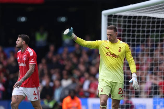 4th May 2026; Stamford Bridge, Chelsea, London, England: Premier League Football, Chelsea versus Nottingham Forest; goalkeeper Matz Sels of Nottingham Forest gives a thumbs up signal KatiexChan