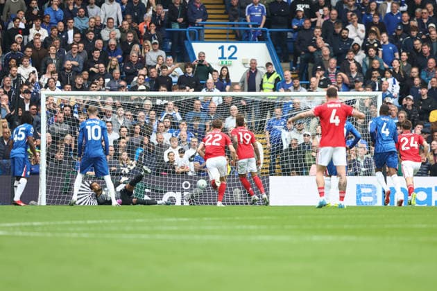 Chelsea v Nottingham Forest, Premier League GOAL 0-2 Igor Jesus of Nottingham Forest scores from the penalty spot during the Chelsea v Nottingham Forest Premier League match at Stamford Bridge, London, England on 4 May 2026 Credit: Ian Stephen Every Second Media Editorial use only. All images are copyright Every Second Media Limited. No images may be reproduced without prior permission. All rights reserved. Premier League and Football League images are subject to licensing agreements with Football DataCo Limited. see https: www.football-dataco.com Copyright: xIMAGO EveryxSecondxMediax ESM-1973-0044 IanxStephenx xEveryxSecondxMediax