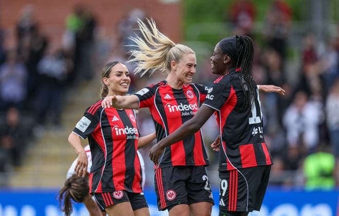 GER, Frankfurt, Eintracht Frankfurt vs FC Nürnberg, Google Pixel Bundesliga, Fussball, DFB, Spielzeit 2025 2026, Stadion am Brentanobad, 24. Spieltag im Bild: Rebecka Blomqvist (Eintracht Frankfurt Frauen 28) umarmt Torschützin Nicole Anyomi (Eintracht Frankfurt Frauen 19), Tor, Jubel und Freude, Emotionen DFB DFL REGULATIONS PROHIBIT ANY USE OF PHOTOGRAPHS AS IMAGE SEQUENCES AND OR QUASI-VIDEO, 04.05.2026 *** GER, Frankfurt, Eintracht Frankfurt vs FC Nürnberg, Google Pixel Bundesliga, Football, DFB, Season 2025 2026, Stadion am Brentanobad, 24 Matchday in picture Rebecka Blomqvist Eintracht Frankfurt Women 28 hugs goal scorer Nicole Anyomi Eintracht Frankfurt Women 19 , Goal, Cheers and joy, Emotions DFB DFL REGULATIONS PROHIBIT ANY USE OF PHOTOGRAPHS AS IMAGE SEQUENCES AND OR QUASI VIDEO, 04 05 2026 Copyright: HMBxMedia HendrikxHamelau