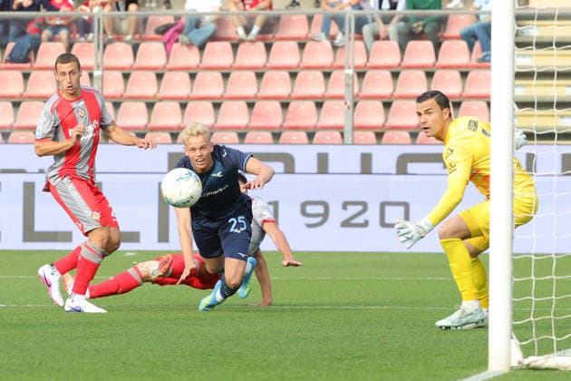 occasione goal LazioÕs Oliver Provstgaard during the Serie A soccer match between Cremonese and Lazio at the Giovanni Zini Stadium in Cremona Italy - Sunday, 4 may 2026. - Soccer .  Copyright: xAlbertoxMariani LaPressex