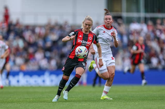 GER, Frankfurt, Eintracht Frankfurt vs FC Nürnberg, Google Pixel Bundesliga, Football, DFB, Season 2025 2026, Stadion am Brentanobad, 24 Matchday in picture v l Rebecka Blomqvist Eintracht Frankfurt Women 28 , Julia Pollak 1 FC Nürnberg Women 22 , Duel DFB DFL REGULATIONS PROHIBIT ANY USE OF PHOTOGRAPHS AS IMAGE SEQUENCES AND OR QUASI VIDEO, 04 05 2026 Copyright: HMBxMedia HendrikxHamelau