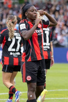 Google Pixel Frauen Bundesliga: Eintracht Frankfurt - 1. FC Nürnberg, 04.05.2026 Nicole Anyomi (Eintracht Frankfurt 19) mit einer GEste nach ihrem Tor Treffer zum 1:0, Eintracht Frankfurt - 1. FC Nürnberg, Frankfurt, Stadion am Brentanobad, 4.5.2026 *** Google Pixel Womens Bundesliga Eintracht Frankfurt 1 FC Nuremberg, 04 05 2026 Nicole Anyomi Eintracht Frankfurt 19 with a gesture after her goal to 1 0, Eintracht Frankfurt 1 FC Nuremberg, Frankfurt, Stadion am Brentanobad, 4 5 2026 Copyright: xBEAUTIFULxSPORTS Gawlikx