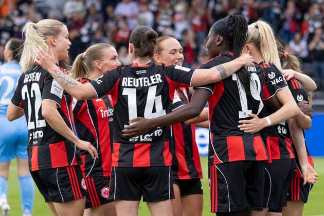 Google Pixel Womens Bundesliga Eintracht Frankfurt 1 FC Nuremberg, 04 05 2026 Nadine Riesen Eintracht Frankfurt 22 Geraldine Reuteler Eintracht Frankfurt 14 Nicole Anyomi Eintracht Frankfurt 19 Rebecka Blomqvist Eintracht Frankfurt 28 Lisanne Gräwe Eintracht Frankfurt 8 Elisa Senß Senss Eintracht Frankfurt 6 Ereleta Memeti Eintracht Frankfurt 27 celebrate the goal the goal to 1 0, Eintracht Frankfurt 1 FC Nuremberg, Frankfurt, Stadion am Brentanobad, 4 5 2026 Copyright: xBEAUTIFULxSPORTS Gawlikx