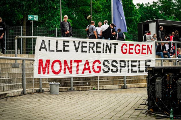 Germany Soccer Google Pixel Women Bundesliga 2025 2026 , 24 Matchday Eintracht Frankfurt Women vs 1 FC Nuremberg Women Stadion Am Brentanobad Frankfurt Banner, Protest Copyright: xBennetxLongx
