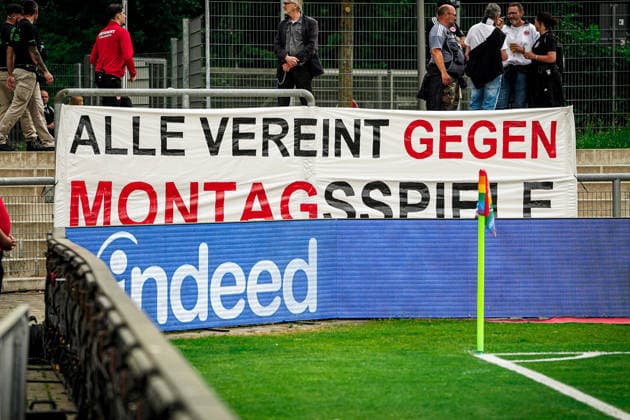 Germany Soccer Google Pixel Women Bundesliga 2025 2026 , 24 Matchday Eintracht Frankfurt Women vs 1 FC Nuremberg Women Stadion Am Brentanobad Frankfurt Banner, Protest Copyright: xBennetxLongx
