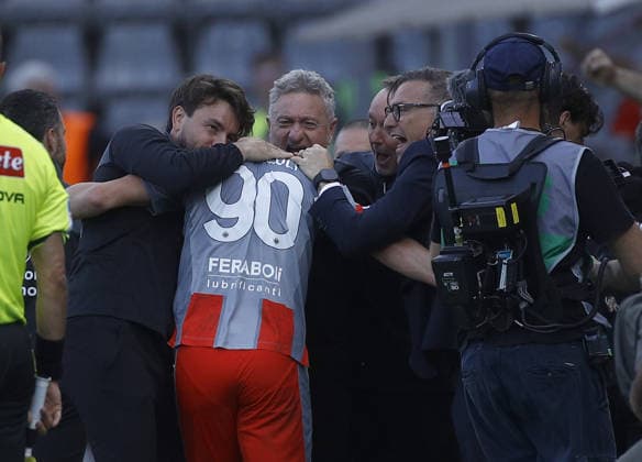 Cremonese Federico Bonazzoli esultanza goal 1-0 during the Serie A soccer match between Cremonese and Lazio at the Giovanni Zini in Cremona, north west Italy - LunedÃ¬ , 4 Maggio 2026. - Soccer .  Copyright: xAlbertoxMariani LaPressex