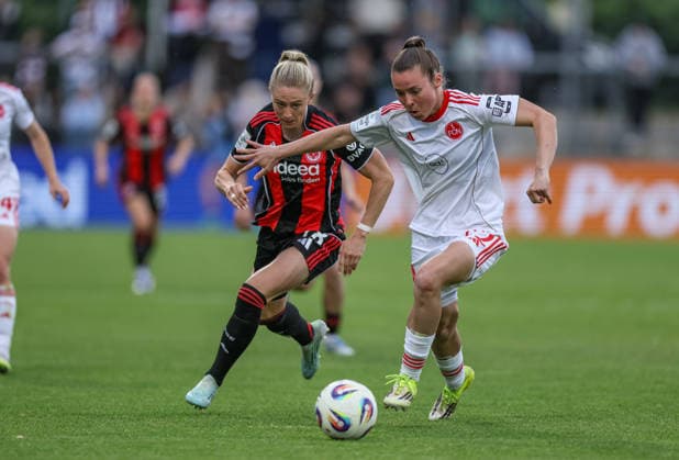 GER, Frankfurt, Eintracht Frankfurt vs FC Nürnberg, Google Pixel Bundesliga, Football, DFB, Season 2025 2026, Stadion am Brentanobad, 24 Matchday in picture v l Rebecka Blomqvist Eintracht Frankfurt Women 28 , Julia Pollak 1 FC Nürnberg Women 22 , Duel DFB DFL REGULATIONS PROHIBIT ANY USE OF PHOTOGRAPHS AS IMAGE SEQUENCES AND OR QUASI VIDEO, 04 05 2026 Copyright: HMBxMedia HendrikxHamelau