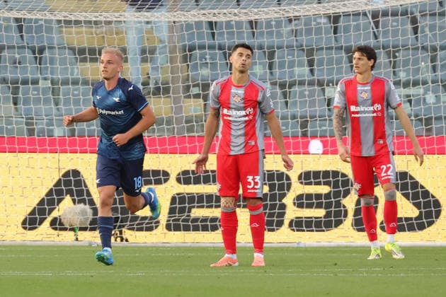 Lazio™s Gustav Isaksen jubilates after scoring the goal 1-1 during the Serie A soccer match between Cremonese and Lazio at the Giovanni Zini Stadium in Cremona Italy - Sunday, 4 may 2026. - Soccer .  Copyright: xAlbertoxMariani LaPressex