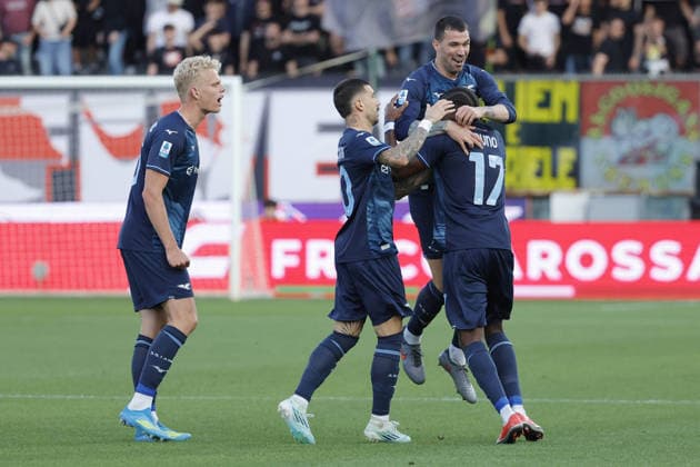 Foto IPP Emanuele Pennacchio Cremona 04 05 2026 Campionato Calcio Serie A 2025-2026 US Cremonese - SS Lazio Nella foto SS Lazio s players celebrate after the 1-1 goal italyphotopress world copyright Cremona italy Italia ITALY  Copyright: xR4924_italyphotopressx