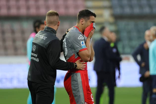 Cremonese s Federico Bonazzoli shows his dejection during the Serie A soccer match between Cremonese and Lazio at the Giovanni Zini Stadium in Cremona Italy - Sunday, 4 may 2026. - Soccer .  Copyright: xAlbertoxMariani LaPressex