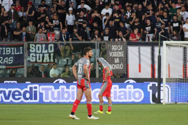 May 4, 2026, Cremona: Cremonese players expresses disappointment at the end of the italian soccer Serie A match between US Cremonese vs SS Lazio at the Giovanni Zini stadium in Cremona, Italy, 4 May 2026 ANSA DAVIDE CASENTINI Soccer: Serie A; Cremonese Vs Lazio  - ZUMAa110 20260504_zaf_a110_017 Copyright: xDavidexCasentinix