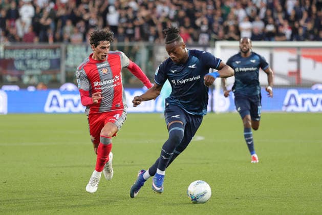 May 4, 2026, Cremona: SS Lazio s Tijjani Noslin battle for the ball with US Cremonese s Tommaso Barbieri during the italian soccer Serie A match between US Cremonese vs SS Lazio at the Giovanni Zini stadium in Cremona, Italy, 4 May 2026 ANSA DAVIDE CASENTINI Soccer: Serie A; Cremonese Vs Lazio  - ZUMAa110 20260504_zaf_a110_018 Copyright: xDavidexCasentinix