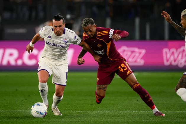 Wesley Vinicius Franca Lima of AS Roma and Jack Harrison of ACF Fiorentina compete for the ball during the Serie A 2025 2026 football match between AS Roma and ACF Fiorentina at Stadio Olimpico in Rome (Italy), May 4, 2026. AndreaxStaccioli