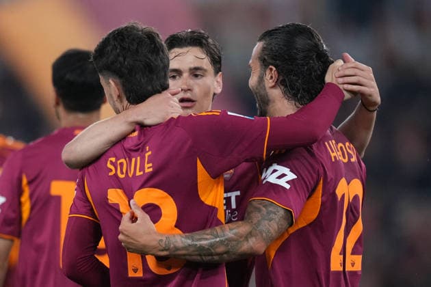 Roma™s Matias Soule Roma™s Niccolo Pisilli Roma™s Mario Hermoso celebrates during the Serie A EniLive soccer match between Roma and Fiorentina at the Rome s Olympic stadium, Italy - Monday May 4, 2026 - Soccer ( Photo by Alfredo Falcone LaPresse )  Copyright: xAlfredoxFalcone LaPressex