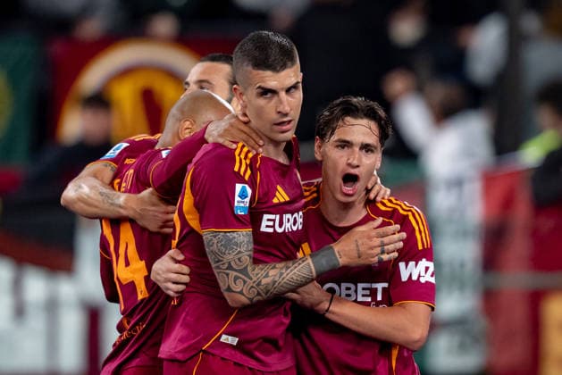 AS Roma v ACF Fiorentina - Serie A Enilive Gianluca Mancini of AS Roma celebrates after scoring first goal during the serie Serie A Enilive match between AS Roma and ACF Fiorentina at Stadio Olimpico on May 4, 2026 in Rome, Italy Rome Stadio Olimpico Lazio Italy Copyright: xGiuseppexMaffiax 260504_SerieA_Roma-Fiorentina_GM_01152