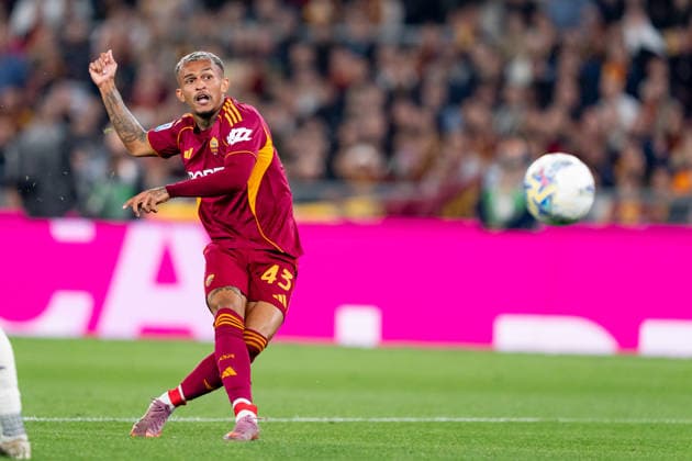 AS Roma v ACF Fiorentina - Serie A Enilive Franca Wesley of AS Roma scores second goal during the serie Serie A Enilive match between AS Roma and ACF Fiorentina at Stadio Olimpico on May 4, 2026 in Rome, Italy Rome Stadio Olimpico Lazio Italy Copyright: xGiuseppexMaffiax 260504_SerieA_Roma-Fiorentina_GM_01387