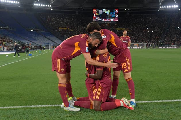 Romaâ??s Mario Hermoso celebrates after scoring the goal 3-0 during the Italian Football Championship League A Enilive 2025 2026 match between AS Roma vs ACF Fiorentina at the Olimpic Stadium in Rome on 05 May 2026.  Copyright: xFabrizioxCorradetti IPAxSportx xipa-agency.netx xx IPA_74438457 IPA_Agency_IPA74438457