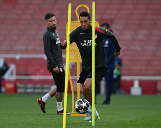 Ahead of Arsenal v Atletico Madrid - UEFA Champions League LONDON, UNITED KINGDOM - MAY 4: Koke (front) of Atletico Madrid attends training session ahead of the UEFA Champions League semi-final rematch against Arsenal at Emirates Stadium in London, United Kingdom on May 4, 2026. Rasid Necati Aslim Anadolu London United Kingdom. Editorial use only. Please get in touch for any other usage.  Copyright: x2026xAnadoluxRasidxNecatixAslimx