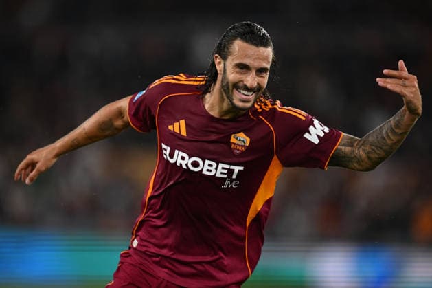 Mario Hermoso of A.S. Roma celebrates after scoring the goal of 3-0 during the 35th day of the Serie A Championship between A.S. Roma and A.C.F. Fiorentina at the Olympic Stadium on May 4, 2026 in Rome, Italy.  Copyright: xDomenicoxCippitelli IPAxSportx xipa-agency.netx xx IPA_74438498 IPA_Agency_IPA74438498