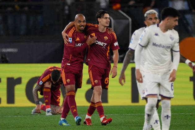 Romaâ??s Niccolo Pisilli and Romaâ??s Donyell Malen celebrates after scoring the goal 4-0 during the Italian Football Championship League A Enilive 2025 2026 match between AS Roma vs ACF Fiorentina at the Olimpic Stadium in Rome on 05 May 2026.  Copyright: xFabrizioxCorradetti IPAxSportx xipa-agency.netx xx IPA_74439090 IPA_Agency_IPA74439090