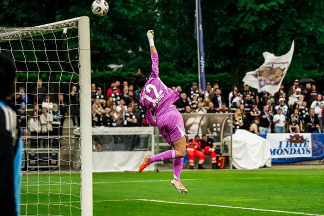 Germany Soccer Google Pixel Women Bundesliga 2025 2026 , 24 Matchday Eintracht Frankfurt Women vs 1 FC Nuremberg Women Stadion Am Brentanobad Frankfurt Lina Altenburg Eintracht Frankfurt Women, 12 Parade, Goal Chance Copyright: xBennetxLongx