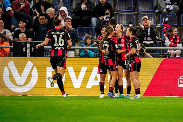 Germany Soccer Google Pixel Women Bundesliga 2025 2026 , 24 Matchday Eintracht Frankfurt Women vs 1 FC Nürnberg Women Stadion Am Brentanobad Frankfurt Team, Goal celebration, Cheering, Goal, Emotions, Facial expression, Gesture, Gesture Copyright: xBennetxLongx