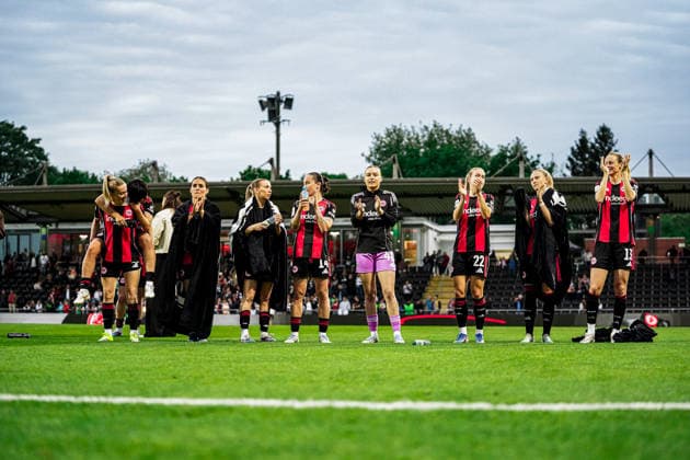 Germany Soccer Google Pixel Women Bundesliga 2025 2026 , 24 Matchday Eintracht Frankfurt Women vs 1 FC Nuremberg Women Stadion Am Brentanobad Frankfurt Team, after the match, cheering, emotions, gestures, gesture Copyright: xBennetxLongx