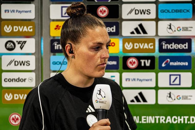 Germany Soccer Google Pixel Women Bundesliga 2025 2026 , 24 Matchday Eintracht Frankfurt Women vs 1 FC Nuremberg Women Stadion Am Brentanobad FrankfuIsabel Bauer Coach, Trainer, 1 FC Nuremberg Women Interview, Mimic Copyright: xBennetxLongx
