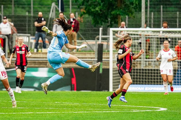 Germany Soccer Google Pixel Women Bundesliga 2025 2026 , 24 Matchday Eintracht Frankfurt Women vs 1 FC Nuremberg Women Stadion Am Brentanobad Frankfurt Lourdes Romero 1 FC Nuremberg Women, 25 Copyright: xBennetxLongx