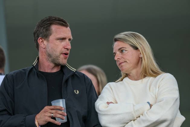 GER, Frankfurt, Eintracht Frankfurt vs FC Nürnberg, Google Pixel Bundesliga, Football, DFB, Season 2025 2026, Stadion am Brentanobad, 24 Matchday in the picture Markus Krösche Director of Sport at Eintracht Frankfurt with Nia Künzer DFB Sports Director DFB DFL REGULATIONS PROHIBIT ANY USE OF PHOTOGRAPHS AS IMAGE SEQUENCES AND OR QUASI VIDEO, 04 05 2026 Copyright: HMBxMedia HendrikxHamelau