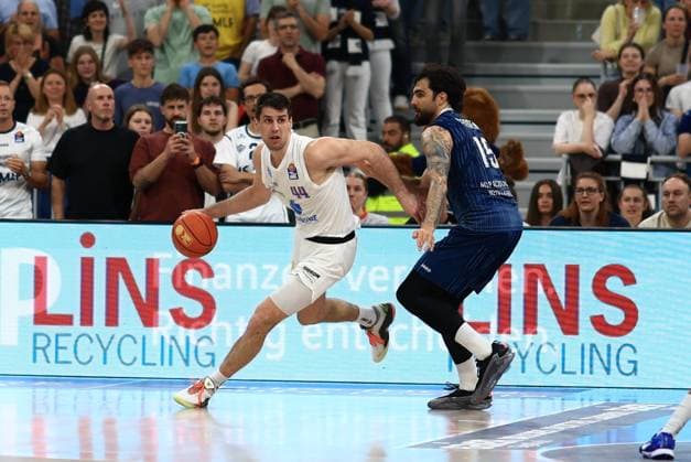 In the easyCredit Basketball Bundesliga, MLP Academics Heidelberg and Syntainics MBC meet in the SNP Dome on May 4, 2026 Jure Planinic 44, Syntainics MBC dribbles with a concentrated look at the ball, while Marcel Keßen 15, MLP Academics Heidelberg is positioned in defense Jure Planinic 44, Syntainics MBC with ball against Marcel Keßen 15, MLP Academics Heidelberg Copyright: xMichaelxGelhardtx