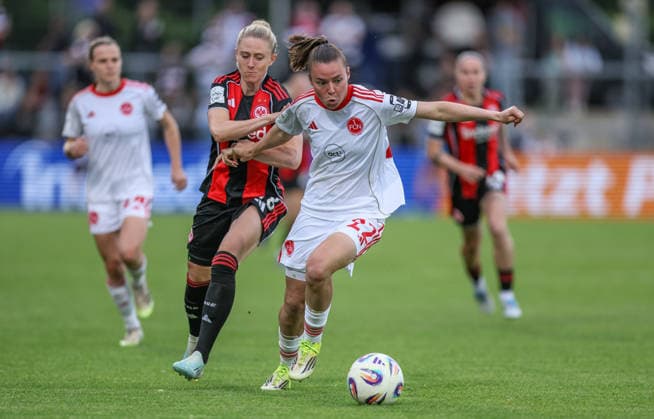GER, Frankfurt, Eintracht Frankfurt vs FC Nuremberg, Google Pixel Bundesliga, Football, DFB, Season 2025 2026, Stadion am Brentanobad, 24 Matchday in picture v l Rebecka Blomqvist Eintracht Frankfurt Women 28 , Julia Pollak 1 FC Nuremberg Women 22 DFB DFL REGULATIONS PROHIBIT ANY USE OF PHOTOGRAPHS AS IMAGE SEQUENCES AND OR QUASI VIDEO, 04 05 2026 Copyright: HMBxMedia HendrikxHamelau