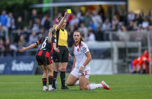 GER, Frankfurt, Eintracht Frankfurt vs FC Nuremberg, Google Pixel Bundesliga, Football, DFB, Season 2025 2026, Stadion am Brentanobad, 24 Matchday in picture Elisa Senß Eintracht Frankfurt Women 6 complains that Leia Varley 1 FC Nuremberg Women 7 only receives a yellow card DFB DFL REGULATIONS PROHIBIT ANY USE OF PHOTOGRAPHS AS IMAGE SEQUENCES AND OR QUASI VIDEO, 04 05 2026 Copyright: HMBxMedia HendrikxHamelau