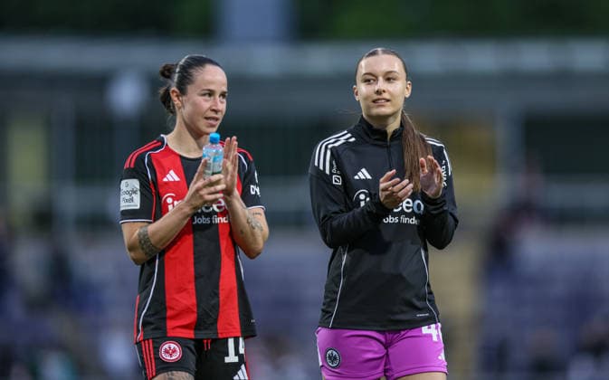 GER, Frankfurt, Eintracht Frankfurt vs FC Nürnberg, Google Pixel Bundesliga, Football, DFB, Season 2025 2026, Stadion am Brentanobad, 24 Matchday in the picture from l Geraldine Reuteler Eintracht Frankfurt Women 14 and Ylvi Eisenbeiß Eintracht Frankfurt after the match DFB DFL REGULATIONS PROHIBIT ANY USE OF PHOTOGRAPHS AS IMAGE SEQUENCES AND OR QUASI VIDEO, 04 05 2026 Copyright: HMBxMedia HendrikxHamelau