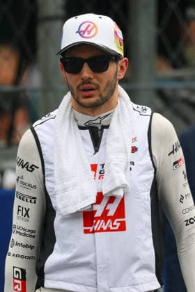 MIAMI GARDENS, FL - MAY 03: Esteban Ocon (31) of France and TGR Haas F1 Team on the gird ahead of the Formula 1 Crypto.com Grand Prix on May 3, 2026, at Miami International Autodrome in Miami Gardens, Florida. (Photo by David Buono Icon Sportswire) AUTO: MAY 03 F1 Miami Grand Prix EDITORIAL USE ONLY Icon2605030671