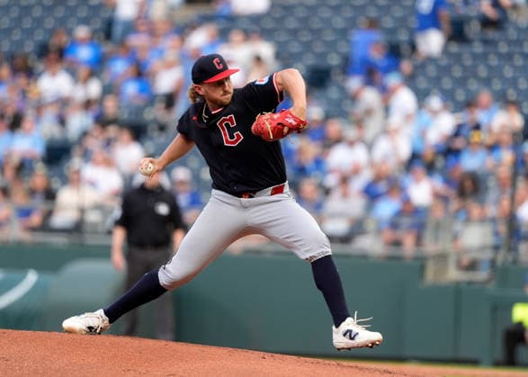 May 04, 2026: Cleveland Guardians starting pitcher Tanner Bibee (28) pitches in the 1st inning against the Royals at Kauffman Stadium Kansas City, Missouri. CSM. MLB, Baseball Herren, USA 2026; Guardians Vs Royals March 30th  - ZUMAc04_ 20260504_zma_c04_004 Copyright: xJonxRobichaudx