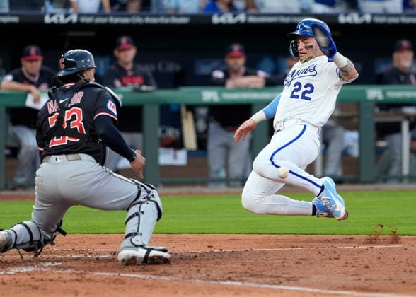 MLB, Baseball Herren, USA 2026; Guardians Vs Royals March 30th May 04, 2026: Kansas City Royals catcher Carter Jensen (22) just beats the throw to Cleveland Guardians catcher Bo Naylor (23) to score at Kauffman Stadium Kansas City, Missouri. Jon Robichaud CSM. (Credit Image: Â Jon Robichaud Cal Media) Kansas City Missouri United States EDITORIAL USE ONLY Copyright: xx ZUMA-20260504_zma_c04_021.jpg JonxRobichaudx csmphotothree489527
