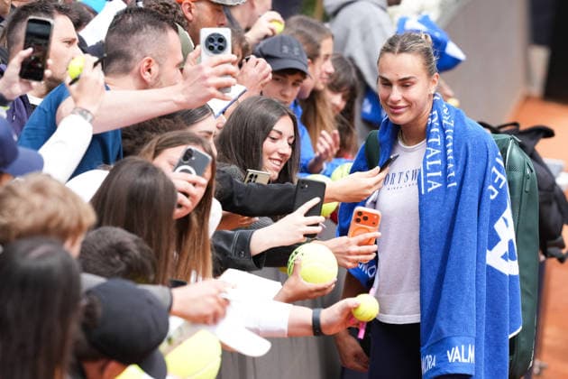Aryna Sabalenka of Belarus signs autographs and takes pictures at the end of a training session at the Internazionali BNL d Italia 2026 tennis tournament at Foro Italico in Rome, Italy on May, 5, 2026. AntoniettaxBaldassarre