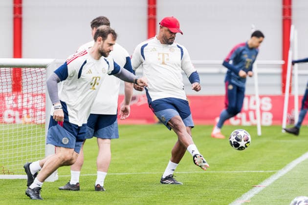 MUNICH, GERMANY - MAY 5: Vincent Kompany (Head Coach FC Bayern Muenchen) shooting the ball during the training session before the match between FC Bayern Muenchen vs Paris Saint-Germain at Trainingsgelaende an der Saebenerstr. on matchday -1 of the UEFA Champions League Semi Final on May 5, 2026 in Munich, Germany. Bavaria Germany Copyright: xSteffiexWunderlx