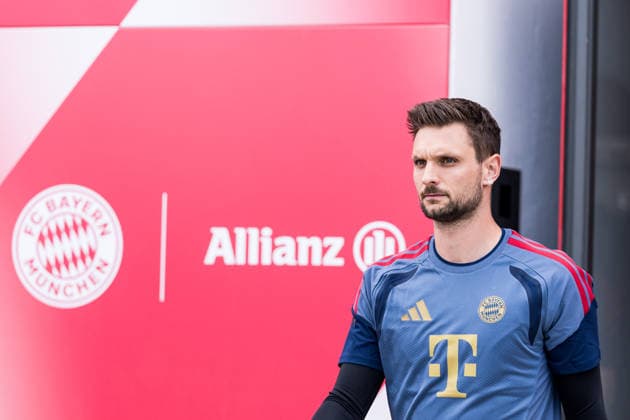 MUNICH, GERMANY - MAY 5: Sven Ulreich (FC Bayern Muenchen, 26) during the training session before the match between FC Bayern Muenchen vs Paris Saint-Germain at Trainingsgelaende an der Saebenerstr. on matchday -1 of the UEFA Champions League Semi Final on May 5, 2026 in Munich, Germany. Bavaria Germany Copyright: xSteffiexWunderlx