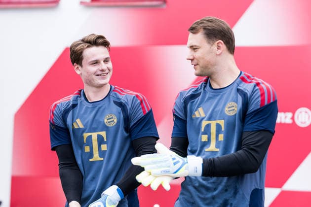 MUNICH, GERMANY - MAY 5: Jonas Urbig (FC Bayern Muenchen, 40) and Manuel Neuer (FC Bayern Muenchen, 1) during the training session before the match between FC Bayern Muenchen vs Paris Saint-Germain at Trainingsgelaende an der Saebenerstr. on matchday -1 of the UEFA Champions League Semi Final on May 5, 2026 in Munich, Germany. Bavaria Germany Copyright: xSteffiexWunderlx