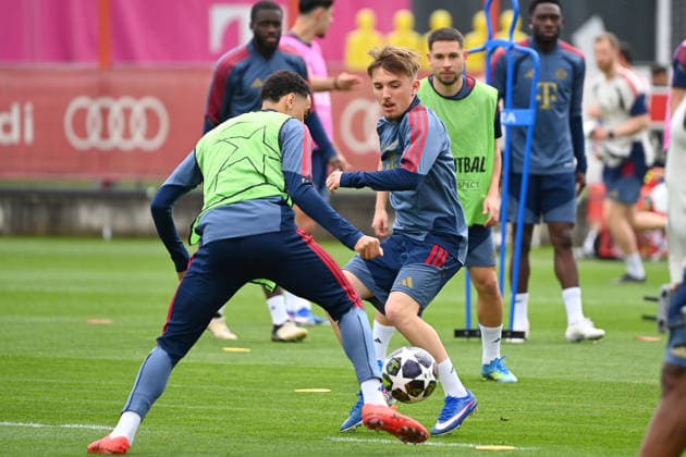 Lennart KARL Bayern Muenchen , action,duel against Jamal MUSIALA Bayern Muenchen,li final training on 05 05 2026 before the football Champions League semi-final FC Bayern Muenchen Paris Saint Germain PSG