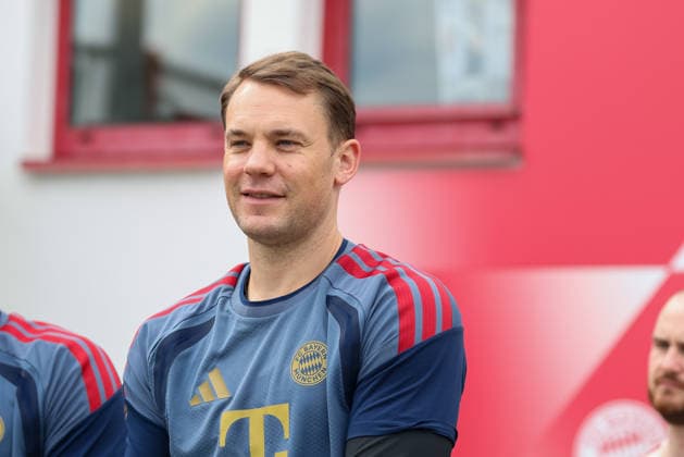 Manuel Neuer FC Bayern Muenchen, 01 on the way to training, GER, final training, FC Bayern Muenchen, football, UEFA Champions League, semi-final, second leg, 2025 2026 season, 05 05 2026, GER, final training, FC Bayern Muenchen, football, UEFA Champions League, semi-final, second leg, 2025 2026 season, 05 05 2026 Muenchen Copyright: xEibner-Pressefoto JennixMaulx EP_JML