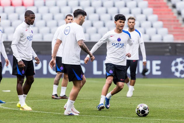MUNICH, GERMANY - MAY 5: Dro Fernandez (FC Paris Saint-Germain, 27) chasing after the ball during training of Paris Saint-Germain before the match between FC Bayern Muenchen vs Paris Saint-Germain at Allianz Arena on matchday -1 of the UEFA Champions League Semi Final on May 5, 2026 in Munich, Germany. Bavaria Germany Copyright: xSteffiexWunderlx