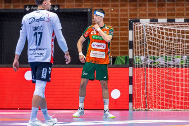 Hannes Feise TSV Hannover Burgdorf, Nr 56 L R , TSV Hannover Burgdorf orange against SG Flensburg Handewitt blue second leg of the quarter finals the EHF European League 2025 2026 05 05 2026, Swiss Life Hall Hannover, GER , Copyright: xJanxGuentherx xTSVxHannover-Burgdorfx